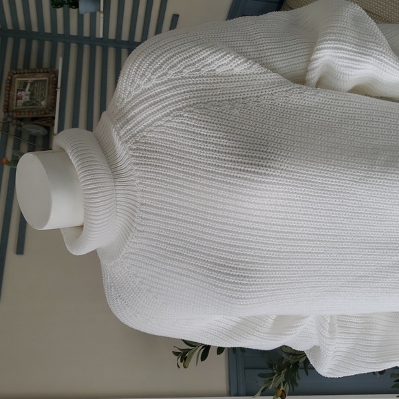 ZARA White Turtleneck Long Women's Sweater. XL. - Picture 3 of 9